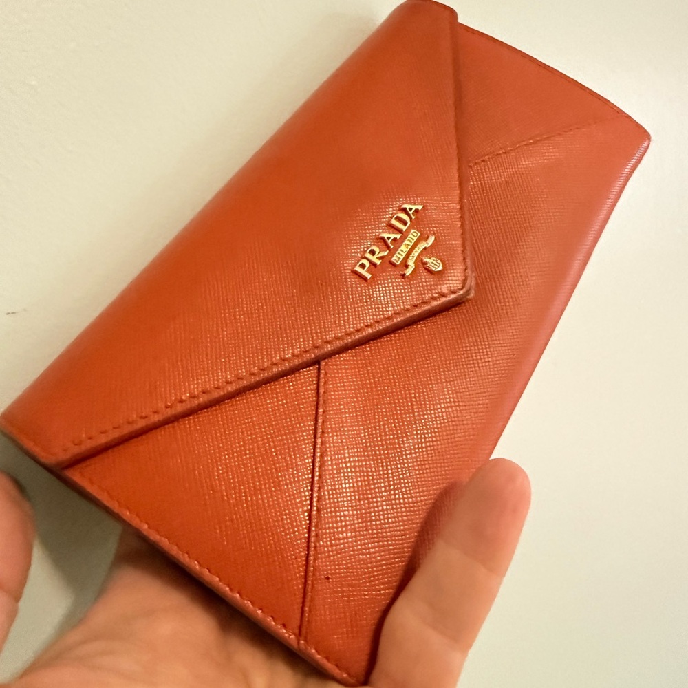 PRADA Saffiano Leather Envelope Paprika Orange – Circa 2008–2014 VINTAGE